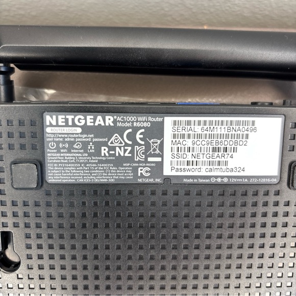 NETGEAR AC1000 R6080 Smart WiFi Router Fast Ethernet barely used - Picture 4 of 4